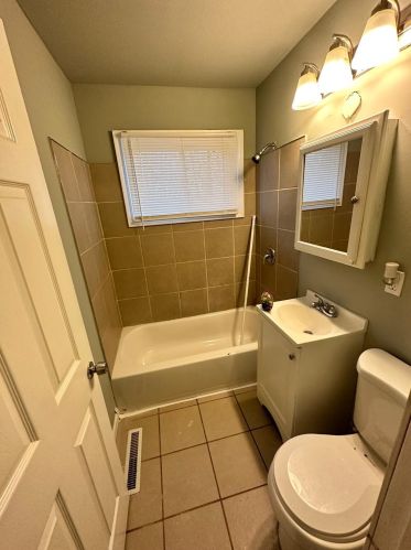 2437 Marshalltown Ln, Gary IN 46407-1879 exterior