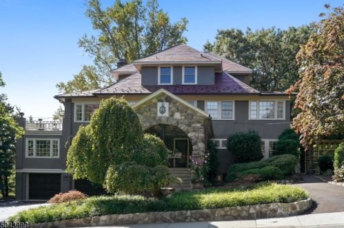 12 Glen Rd, Mountain Lakes, NJ 07046-1102