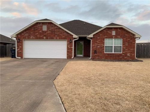 1906 Rain Tree Dr, Shawnee, OK 74804-4426
