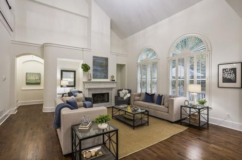 710 Lake Summit Dr, Atlanta GA  30342-1919 exterior