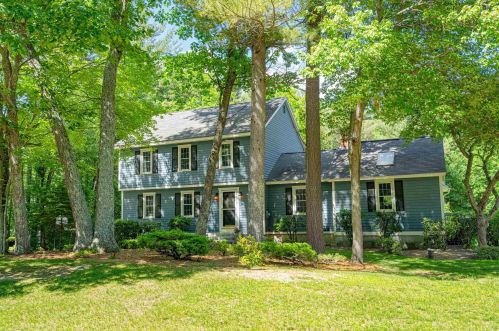 26 Lawson Farm Rd, Londonderry, NH 03053-2643