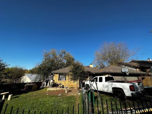 4900 Brook Crest Rd, Austin, TX 78744-3030