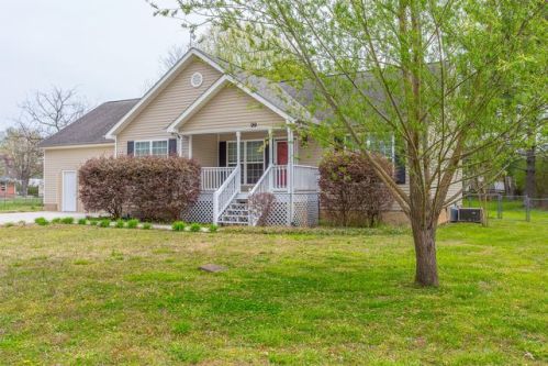 99 Longwood St, Chickamauga, GA 30707-1719