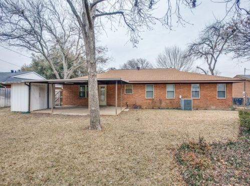 4221 Selkirk Dr, Fort Worth TX  76109-5330 exterior