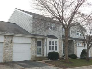 616 Glenhurst Ct, Romeoville, IL 60446-1090