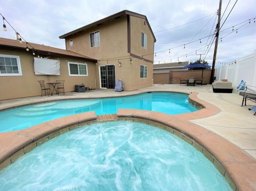 4661 Myra Ave, Cypress CA 90630-4334 exterior