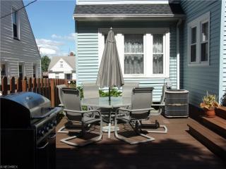 3015 Torrington Ave, Cleveland OH  44134-2215 exterior