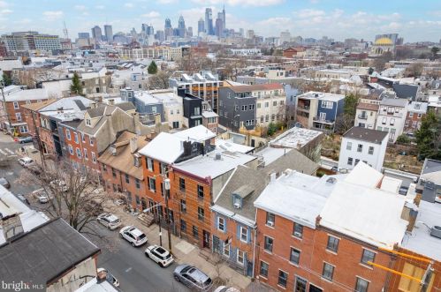 922 4 St, Philadelphia PA 19147-4104 exterior