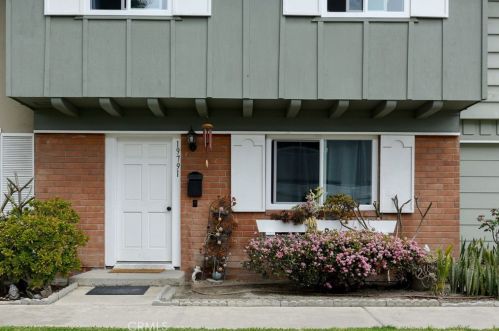 19791 Keswick Ln, Huntington Beach, CA 92646-4246