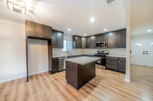 9450 Cabrillo Dr, Riverside CA  92503-1169 exterior