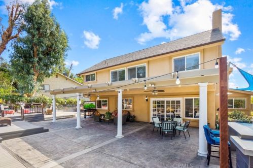 370 Yorkshire Cir, Anaheim CA 92808-1313 exterior