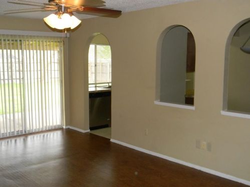 5436 Dunson Dr, Fort Worth TX  76148-4012 exterior