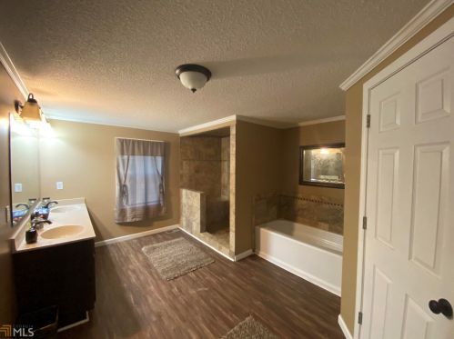 919 Idylwild Dr, Wrightsville, GA 31096-5025