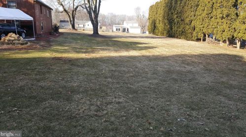 2440 Windcrest Rd, York, PA 17408-3955