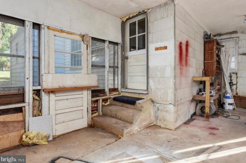 15800 Thompson Rd, Silver Spring MD 20905-3957 exterior