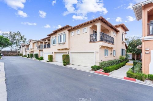 19 Carnation, Irvine, CA 92618-6906