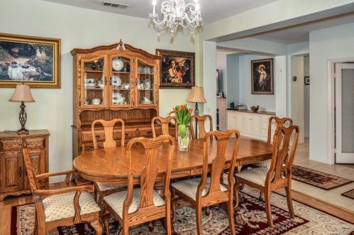1911 Goodwin Dr, Vista CA  92084-2590 exterior