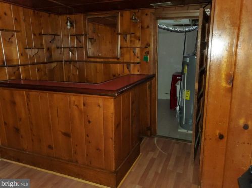 5647 10th St, Philadelphia PA 19141-3601 exterior