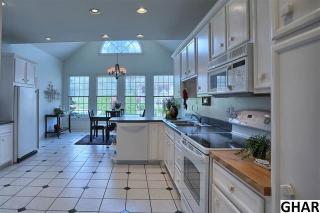 1229 Hillside Dr, Carlisle PA  17013-3590 exterior