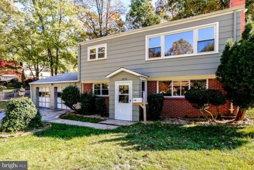 3803 Fortuna Ct, Woodbridge, VA 22193-2156