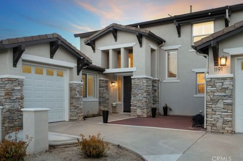1191 Pamplona Dr, Riverside CA  92508-8724 exterior