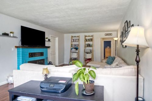237 Ardys Pl, Vista CA  92084-5118 exterior