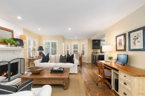 16 Chenile, Irvine CA  92614-7528 exterior