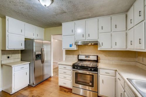 202 Farmbrook Pkwy, Stockbridge GA  30281-1157 exterior