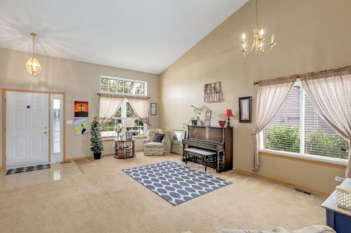 27025 Hemlock Rd, Minooka, IL 60410-3395