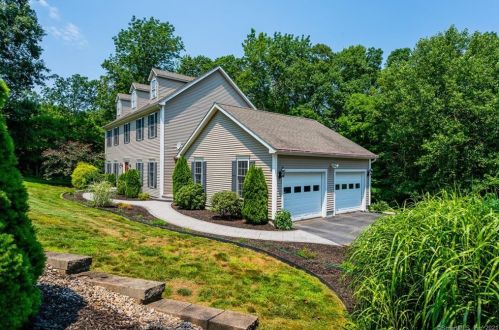13 Sable Dr, Gales Ferry, CT 06339-1659