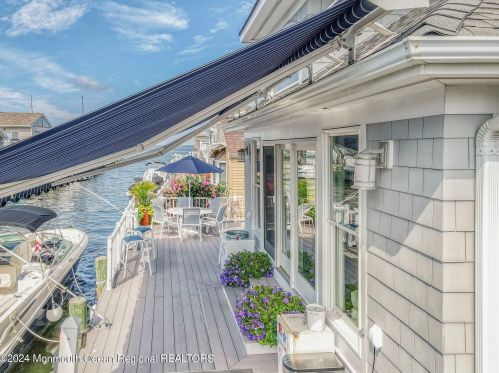 211 Canal Ln, Lavallette NJ  08735-1604 exterior