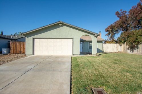 316 Colonial Cir, Vacaville, CA 95687-6711