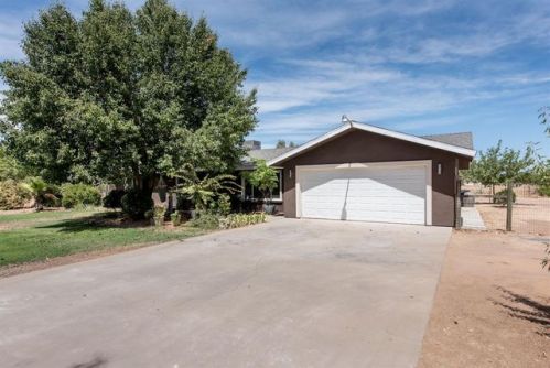 16581 Krohn St, Madera, CA 93638-9703