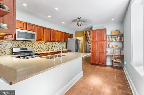 430 42 St, Philadelphia PA 19104-0044 exterior