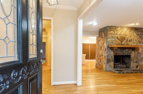 825 Moores Mill Rd, Atlanta GA  30327-1544 exterior