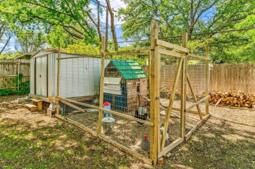 6424 Trl Lk Dr, Fort Worth TX  76133-1247 exterior