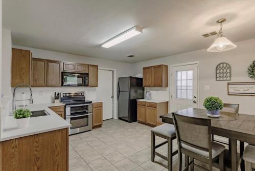 5333 Lava Rock Dr, Fort Worth TX  76179-7377 exterior