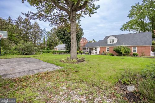 221 Clearview Rd, Hanover PA 17331-1311 exterior