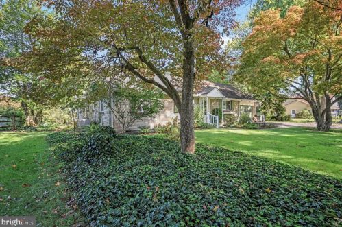 15 Cedar Ln, Lancaster, PA 17601-3923