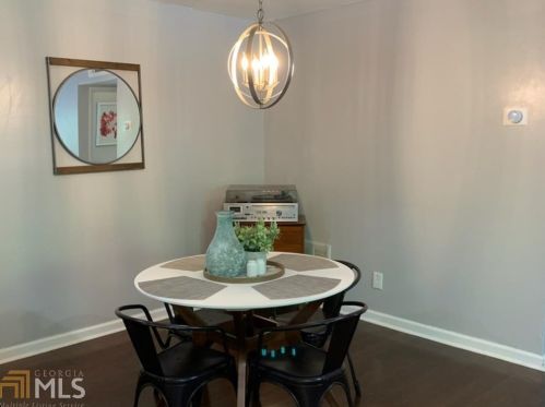 1702 Cumberland Ct, Smyrna GA  30080-8660 exterior