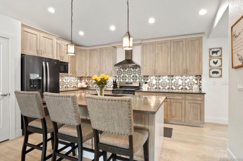 823 Van Gordon St, Denver, CO 80401-4758