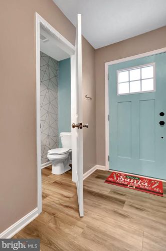 77 Overlook Dr, Hanover PA 17331-9136 exterior