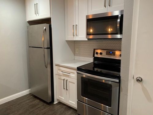 6011 Danbury Ln, Dallas, TX 75206-4565