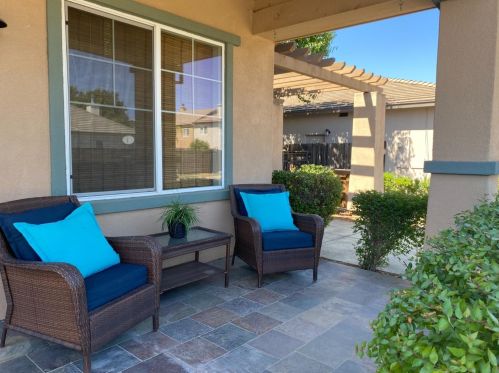 9652 Crisswell Dr, Elk Grove, CA 95624-6087