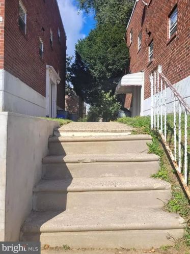 8202 Ditman St, Philadelphia PA 19136-2814 exterior