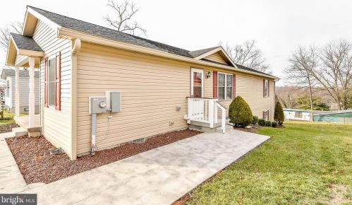 229 Parry Dr, Falling Waters WV  25419-4565 exterior