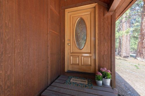10684 Pine Cone Rd, Truckee, CA