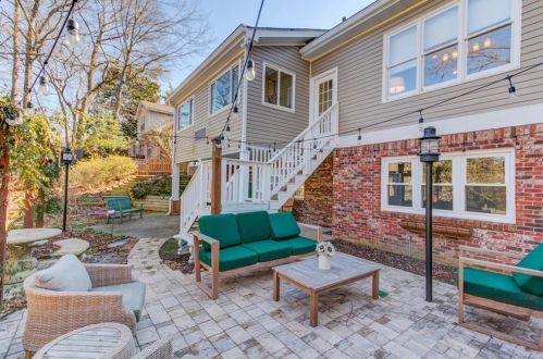 2721 Log Cabin Dr, Atlanta GA  30339-1546 exterior