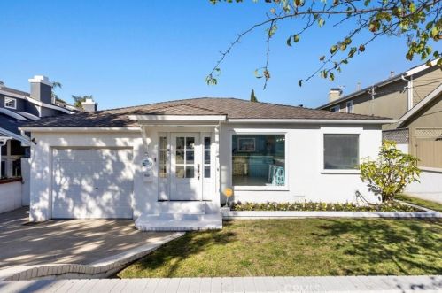 1311 8th St, Manhattan Beach, CA 90266-6043