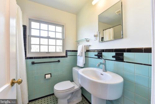 9305 Mintwood St, Silver Spring MD 20901-3523 exterior